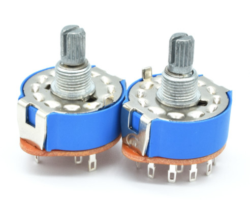 Saklar Rotary Band Diameter 25mm Dengan Penutup Debu Biru Digunakan Untuk Alat Listrik Dan Transduser