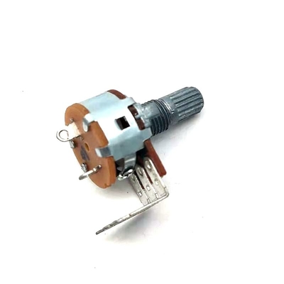 Potensiometer Penguat 0.2W Logam Dengan Saklar 16mm Untuk Kotak Suara